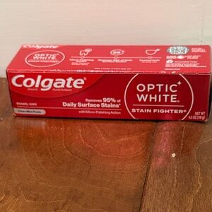 🌻4 for $10 NWT Colgate Optic White Stain fighter Toothpaste -clean mint